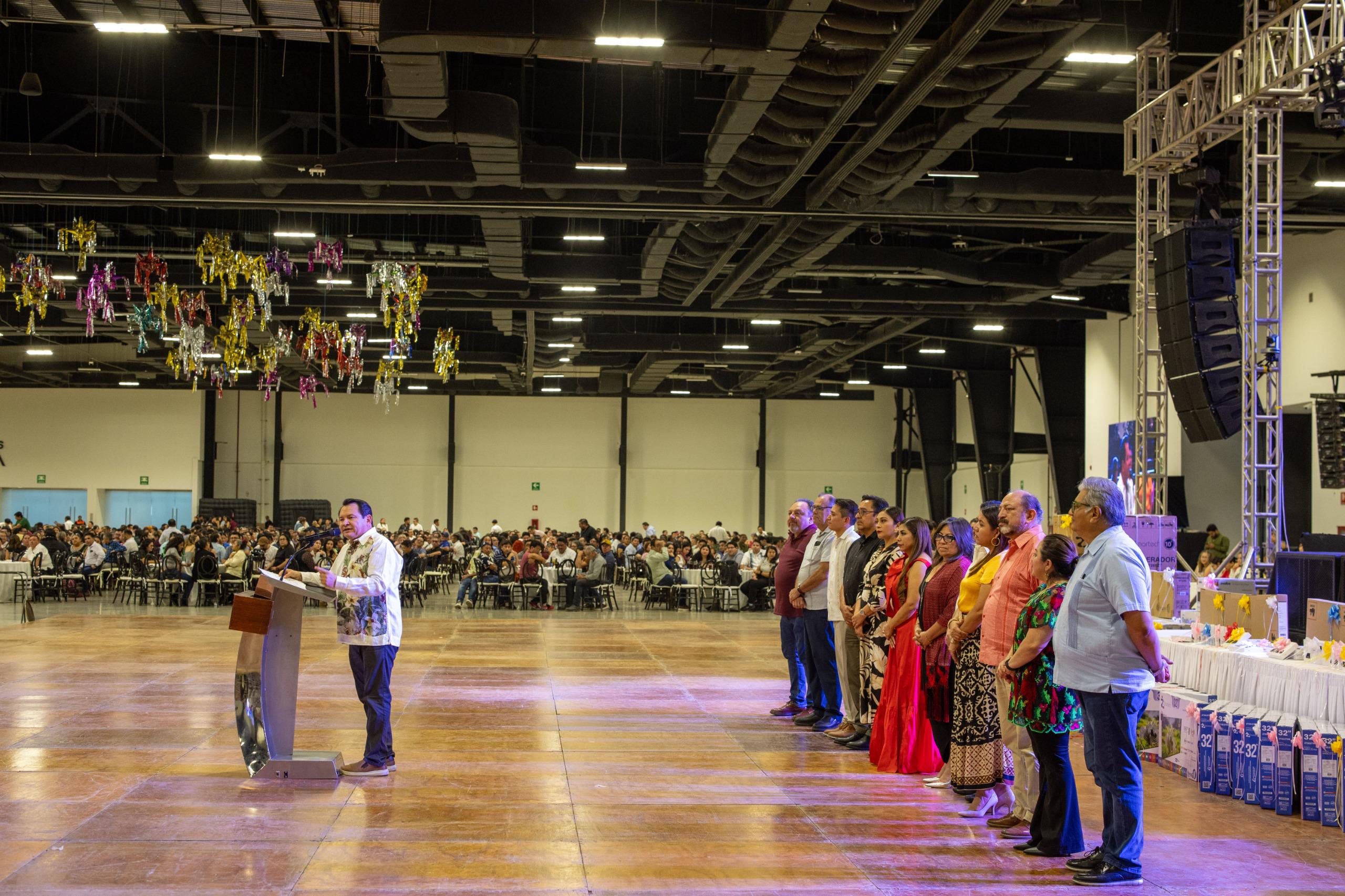 Gobierno del Estado celebra posada decembrina y refrenda reconocimiento a su base trabajadora