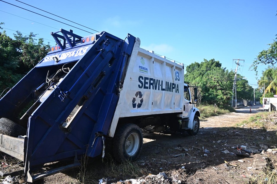 Servilimpia realiza operativo de limpieza en la comisaría de Cholul