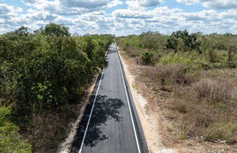 Díaz Mena entrega rehabilitación del camino Cacao–San Antonio Mulix