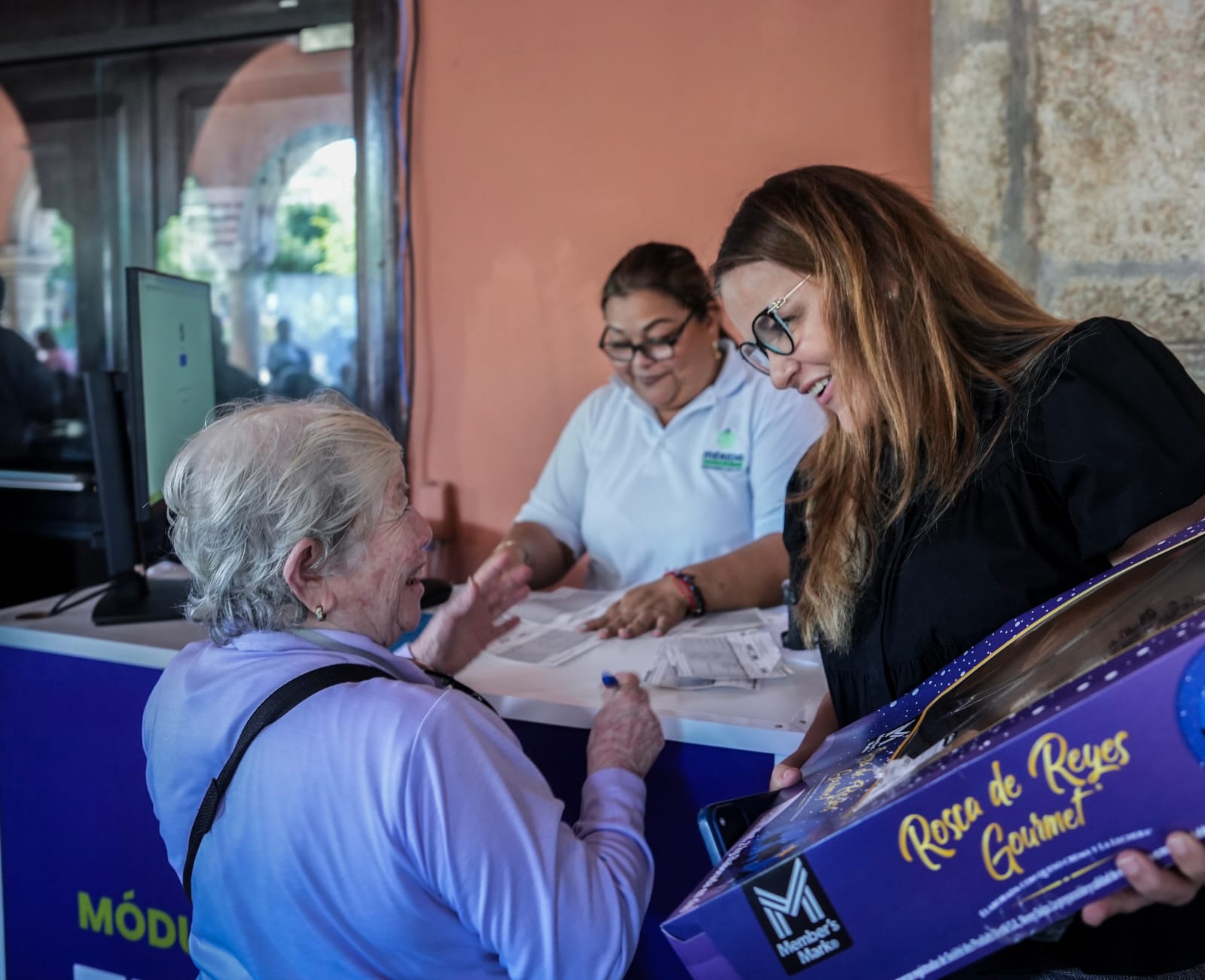 Anuncia Cecilia Patron licitación de obras de repavimentación para 26 colonias de Mérida
