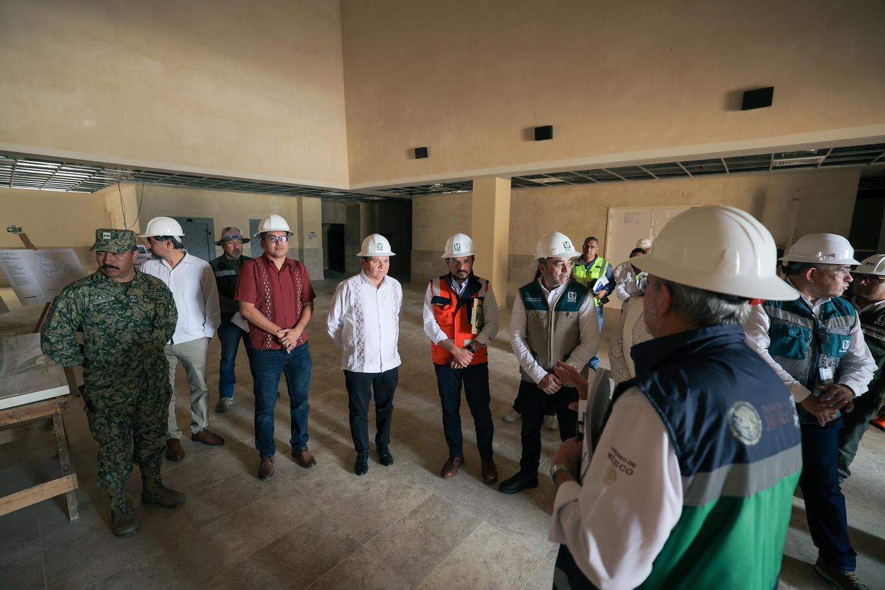 Supervisan avances del Hospital de Ticul y el del IMSS en Francisco de Montejo