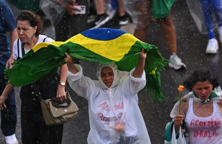 Rayo cae durante una manifestación a favor de Bolsonaro en Brasil: hay varios heridos