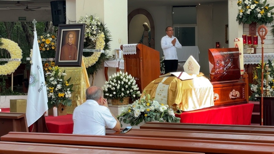 La extorsión no perdona ni el sepelio del obispo emérito Pedro Pablo Elizondo