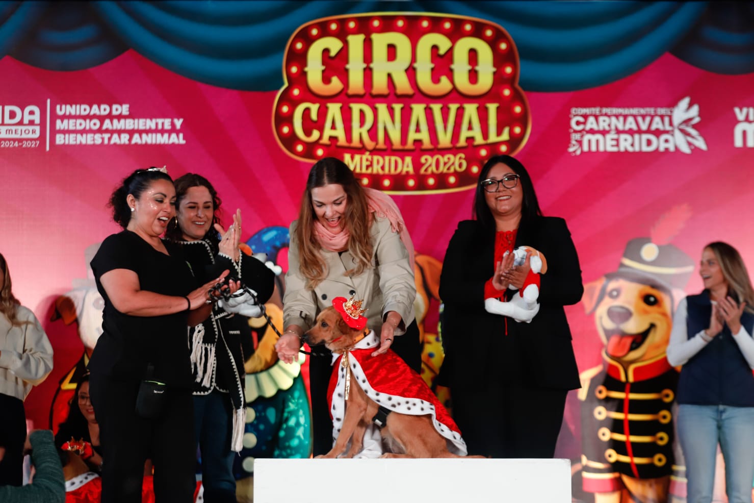 Coronan a los Reyes Caninos del Circo Carnaval de Mérida 2026
