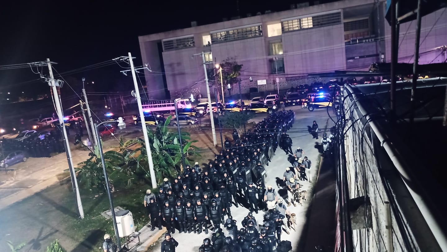 Hallan armas «caseras», chips de celulares y hasta dosis de droga en revisión sorpresa en el Cereso de Mérida