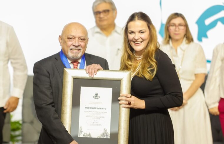 Cecilia Patrón entrega la Medalla Silvio Zavala a la Cultura y las Artes 2026 a Mario Ruz Sosa