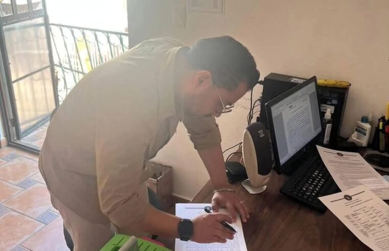 Funcionarios pelean por una mujer casada: reclamaciones y video en redes sociales