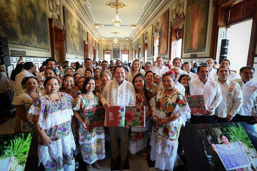 Presentan libro sobre el bordado maya de Yucatán como patrimonio vivo