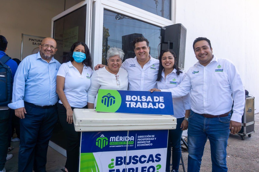 Más de 400 personas participan en Feria del Empleo en Mérida