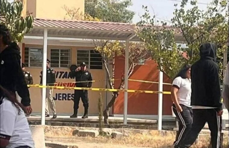 Alumna de 16 años da a luz en los baños de una preparatoria