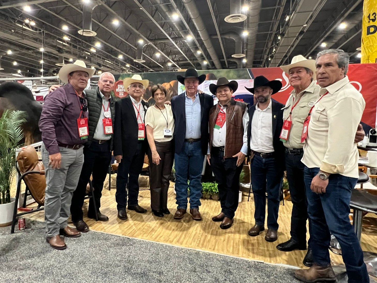 Díaz Mena promueve en Houston el Congreso Mundial Brahman Yucatán 2026