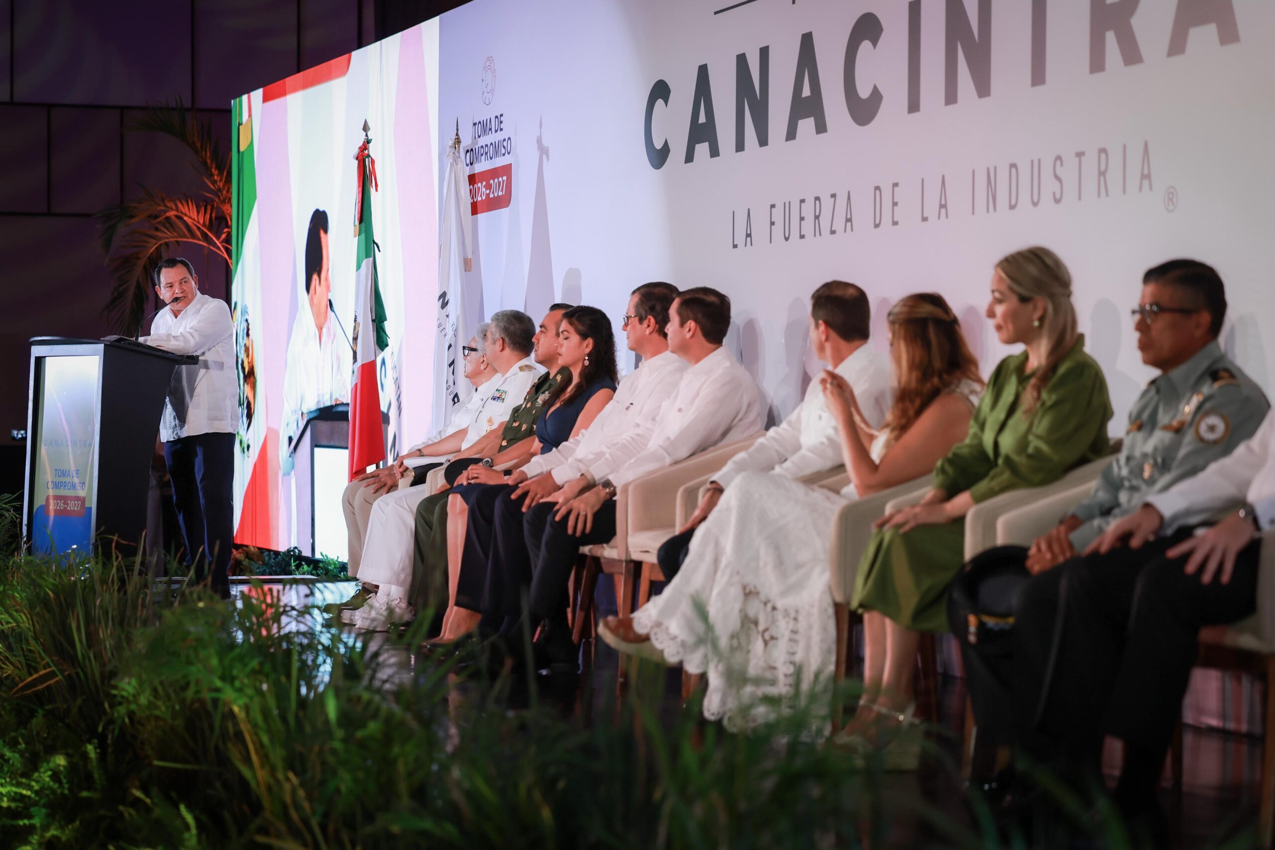 Gobierno e industria hacen equipo por el crecimiento de Yucatán