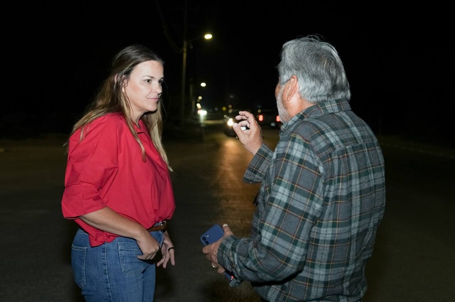 Renueva Cecilia Patrón las luminarias en comisarías meridanas