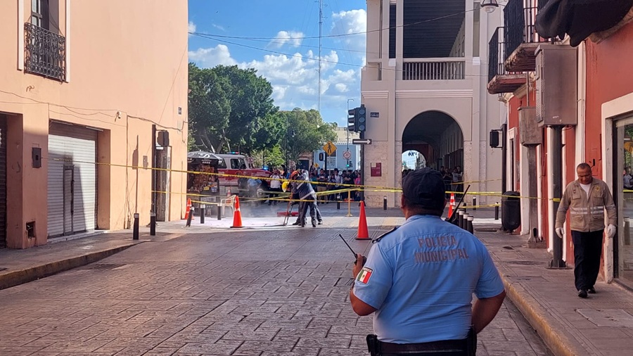 Explota un registro de la CFE en el centro de Mérida: un cortocircuito fue la causa