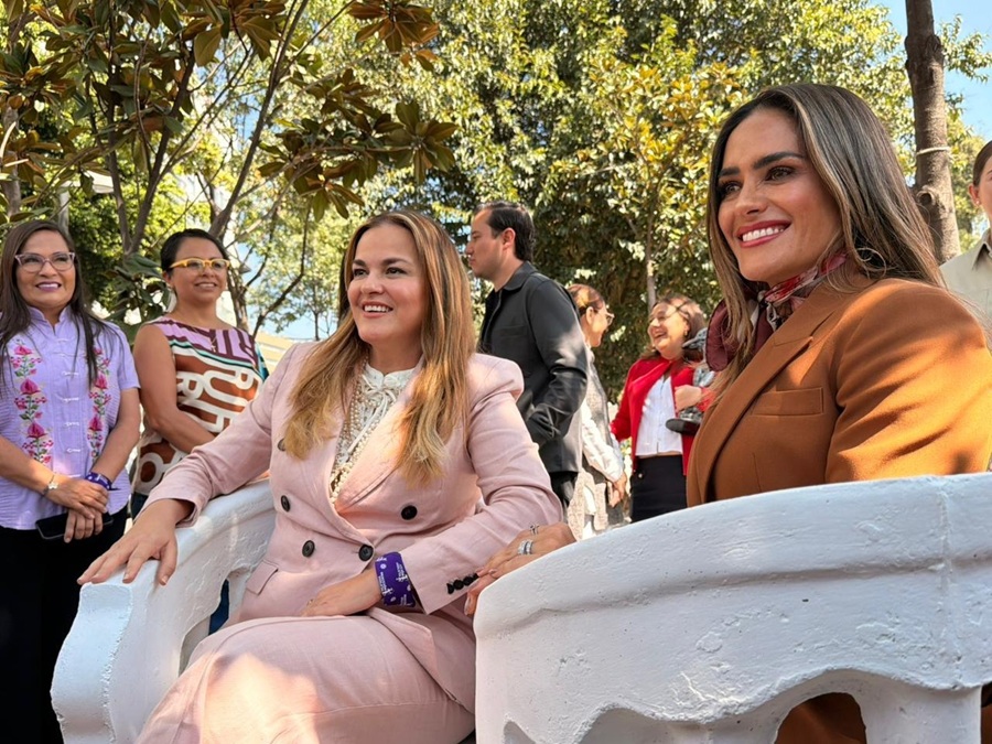 Cecilia Patrón lleva bancas “tú y yo” a CDMX