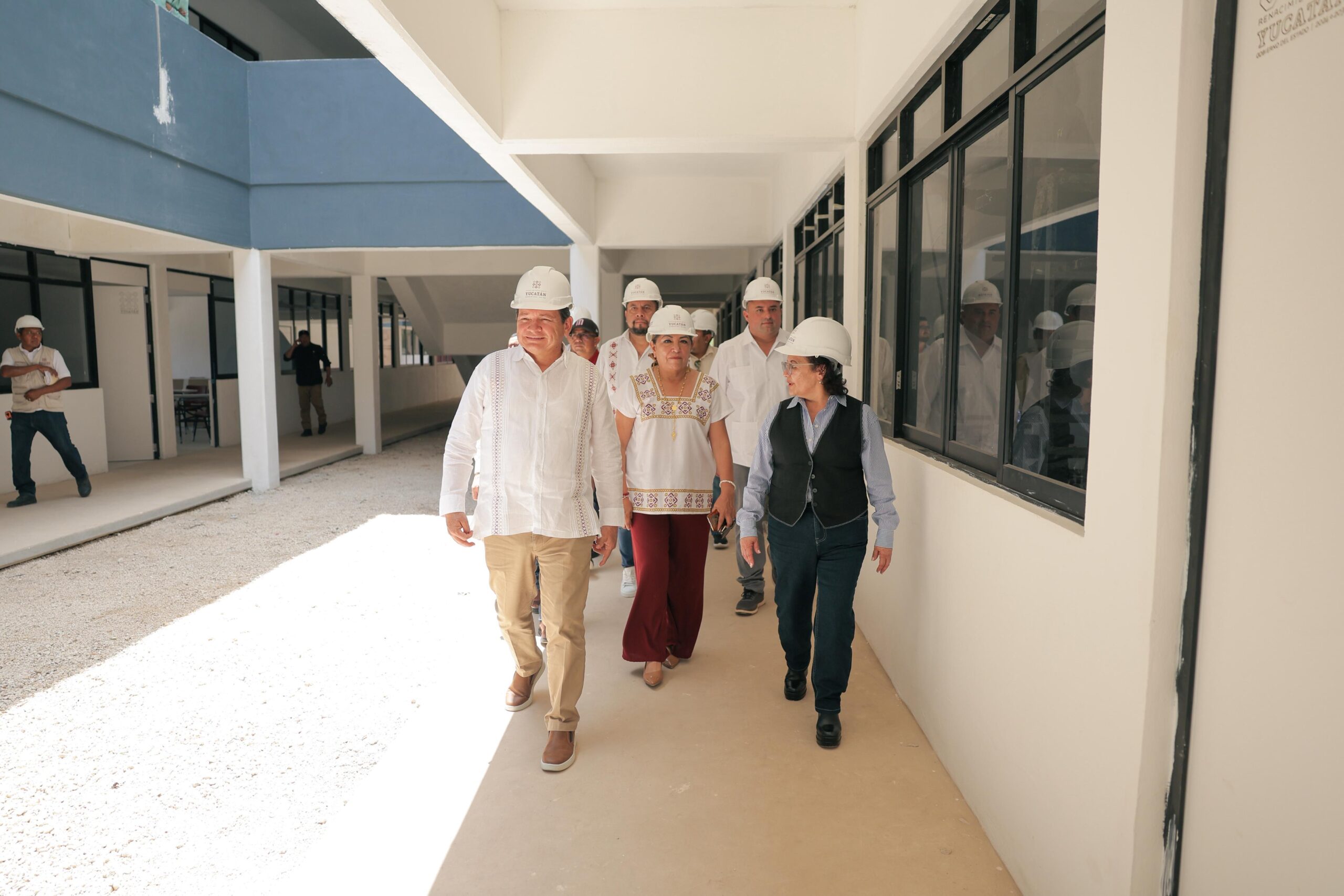 Supervisan avances finales de la Universidad Nacional Rosario Castellanos, en Kanasín
