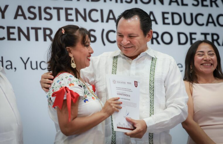 Huacho Díaz entrega plazas a personal de apoyo educativo