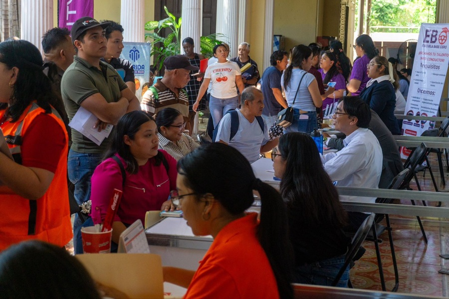 Éxito en la Feria del Empleo en Mérida: asisten 747 aspirantes