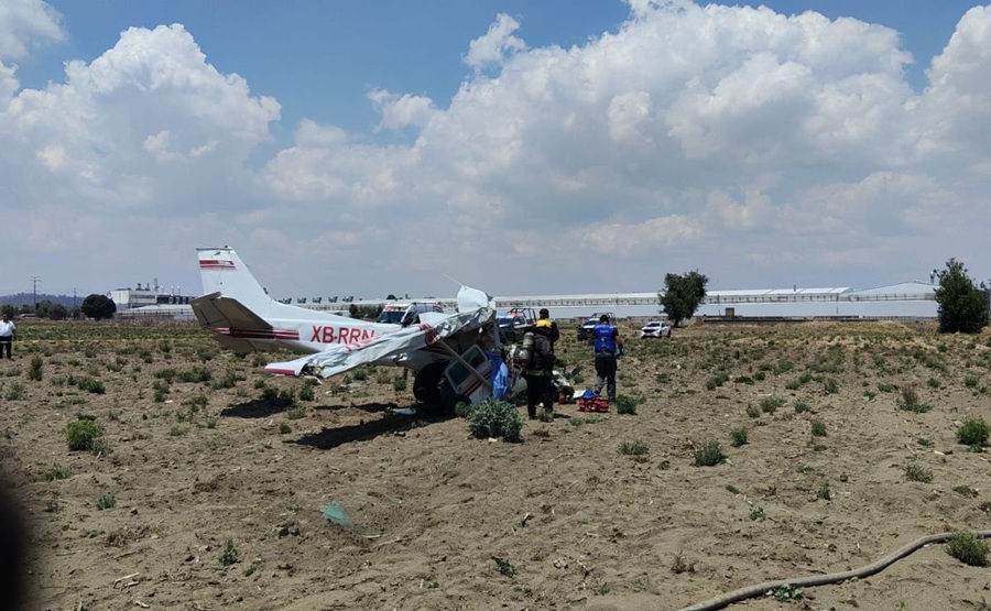 Tres muertos por desplome de un avión pequeño en Huejotzingo, Puebla