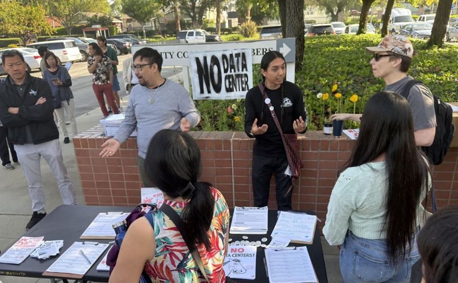 Crece rechazo en Los Ángeles a un centro de IA en icónico escenario de ‘Volver al futuro’