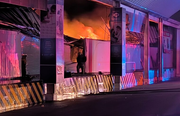 La SSP atiende mega incendio en Teleodega, en el Periférico de Mérida