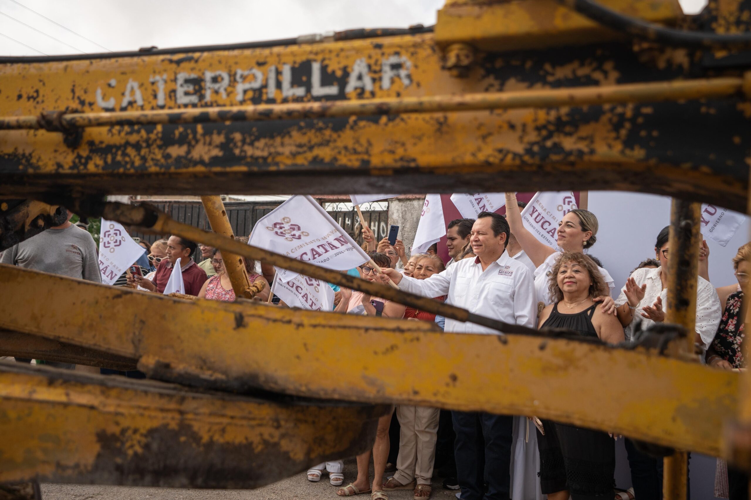 Huacho Díaz pone fin a 40 años de rezago en calles de la Serapio Rendón