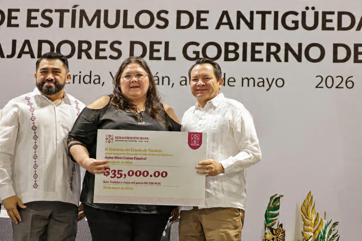 Gobierno de Yucatán entrega más de 10 mdp en estímulos por antigüedad a servidores públicos