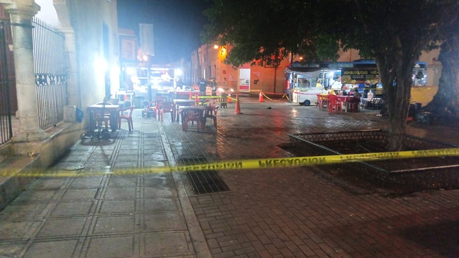 Sujeto acuchilla a un taquero y a una mujer policía en el parque de San Juan