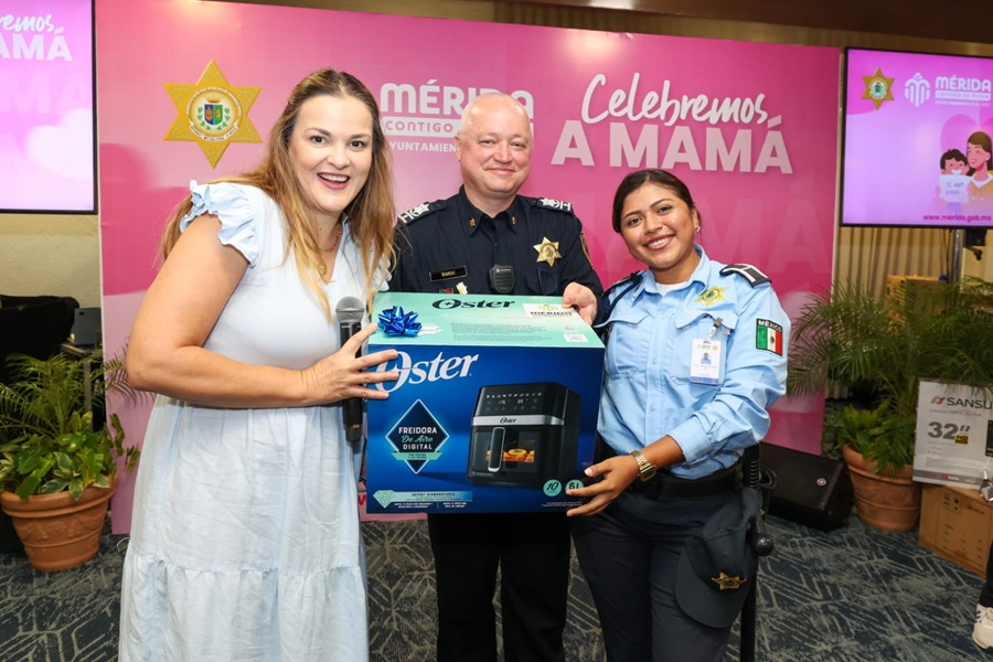 Celebra Cecilia Patrón a las madres meridanas de todos los sectores de la ciudad