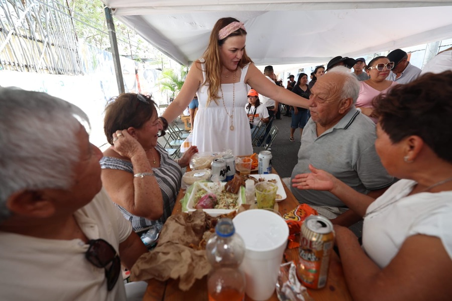 Encabeza Cecilia Patrón el Festival de la Chicharra en Xcalachén