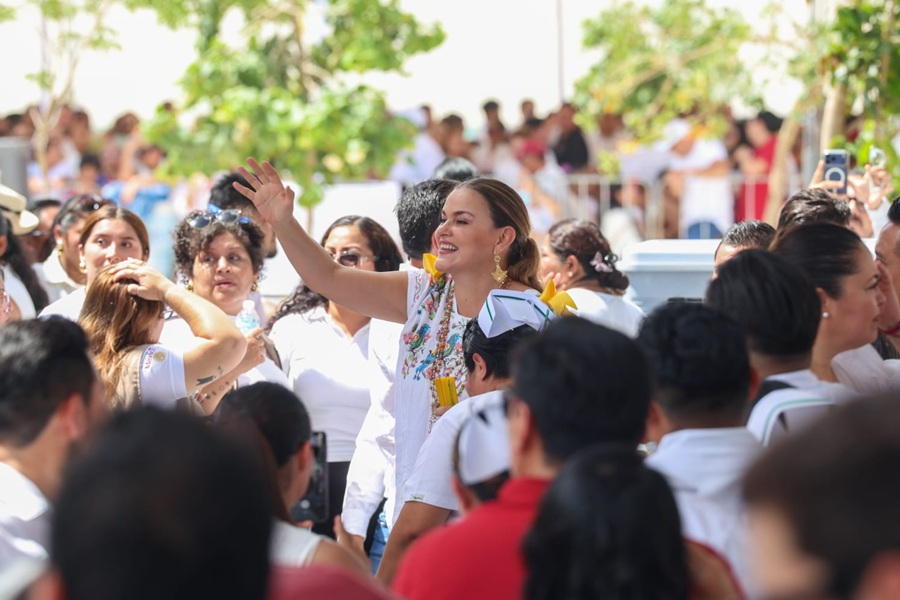 Cecilia Patrón asiste a la inauguración del Hospital “Agustín O’Horán» en el sur de Mérida