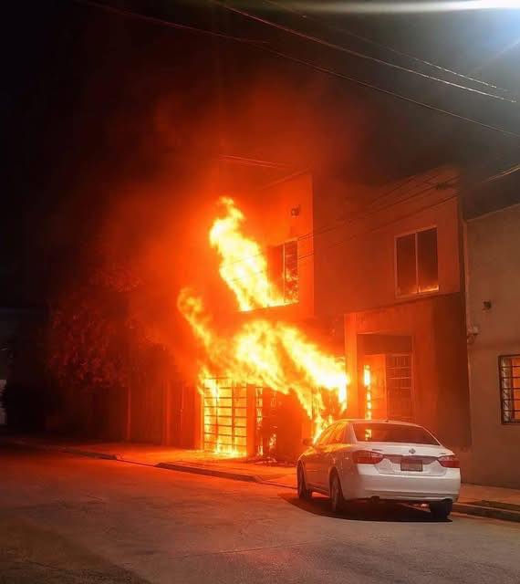 Queman a una familia por negarse a pagar cuota