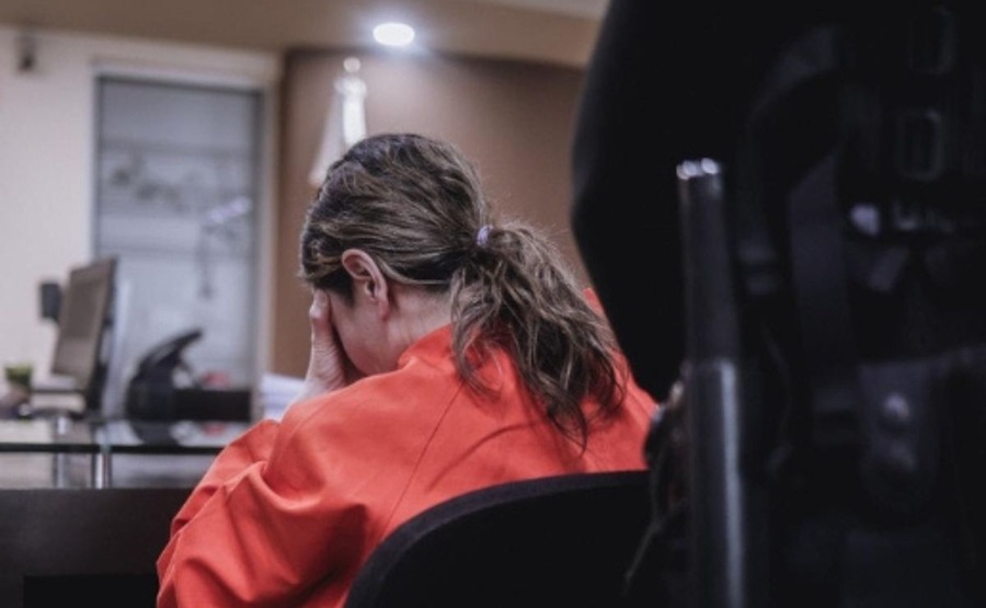 Vinculan a proceso a madre del niño que murió encerrado en un auto
