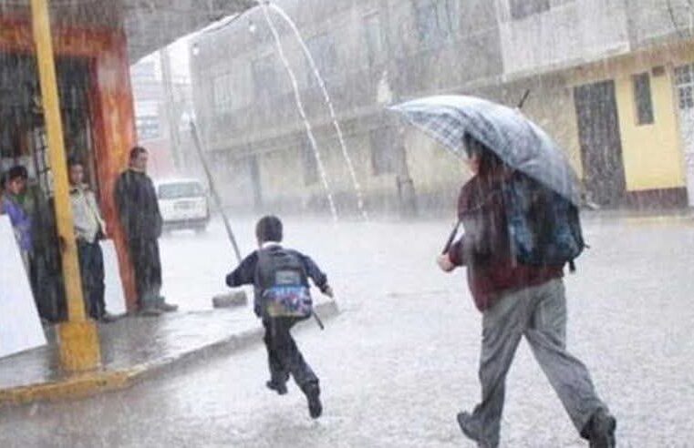 Ante lluvias extraordinarias, suspende clases lunes y martes en Yucatán