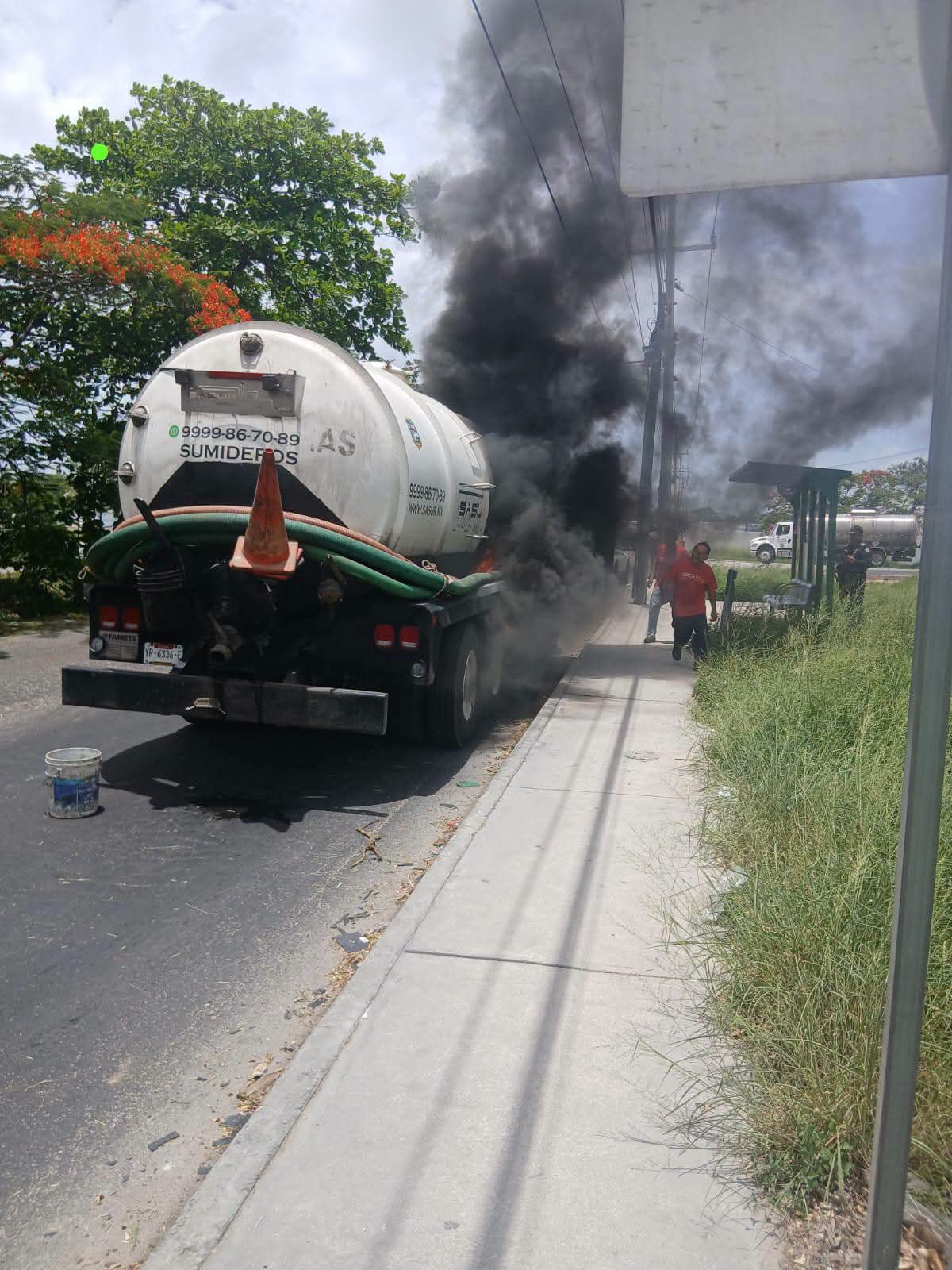 Susto por incendio de pipa en el Periférico de Mérida