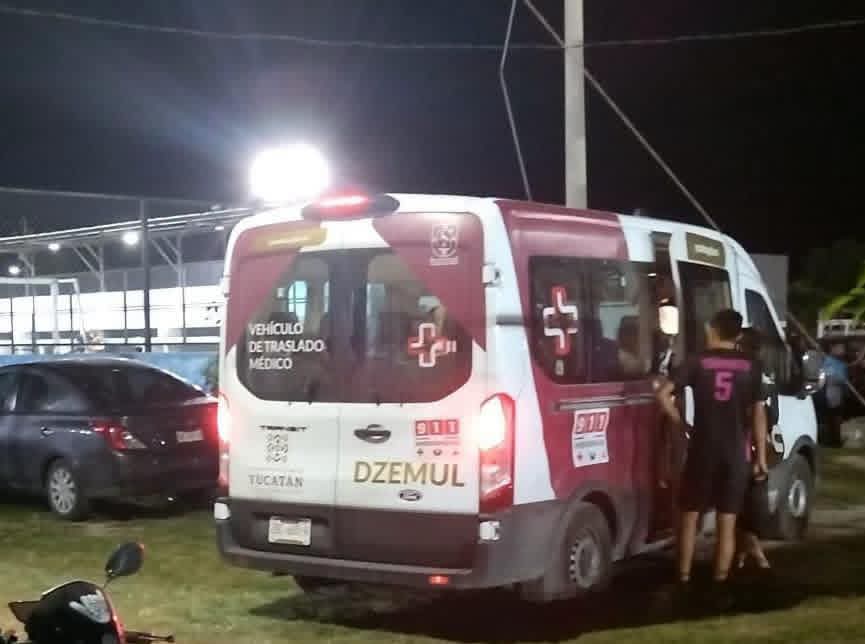 Alcalde de Dzemul se burla del gobernador: usa vehículo de traslado médico para transportar futbolistas