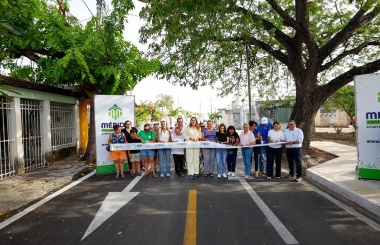 Repavimenta Cecilia Patrón calles que elevan la calidad de vida de las familias en Mérida