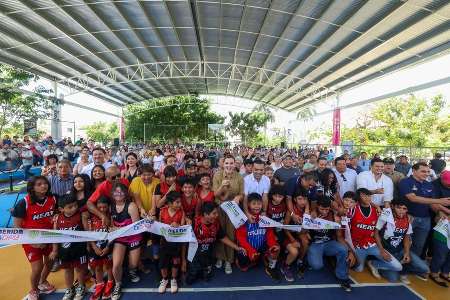 Entrega Cecilia Patrón nuevo domo y la renovación de la unidad deportiva de la Morelos