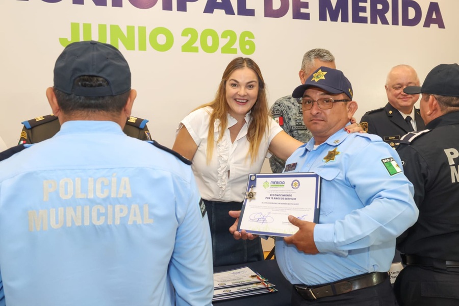 Cecilia Patrón reconoce la labor de la Policía Municipal en su 23 aniversario