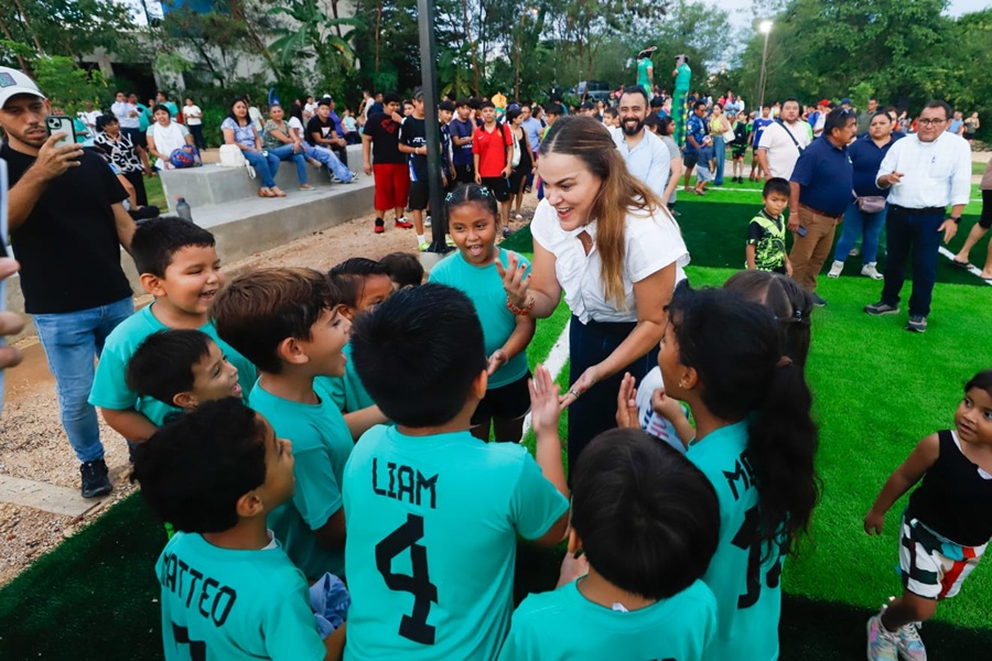 Cecilia Patrón entrega «chulada» de canchas en Villa Magna del Sur
