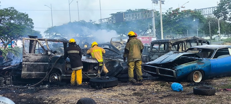 Se incendia un deshuesadero clausurado por el Ayuntamiento de Mérida