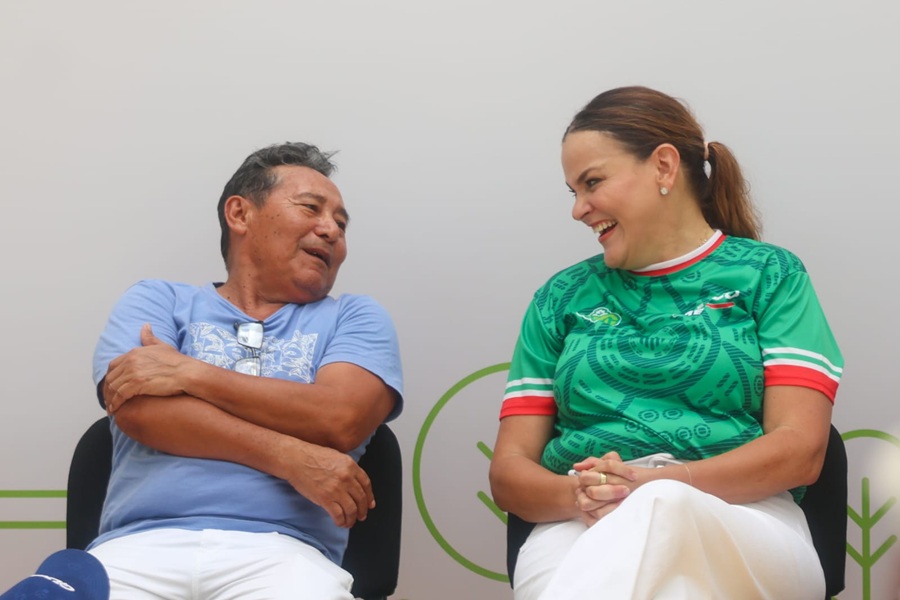Brinda Cecilia Patrón certeza jurídica y patrimonial a familias meridanas mediante la escrituración de hogares
