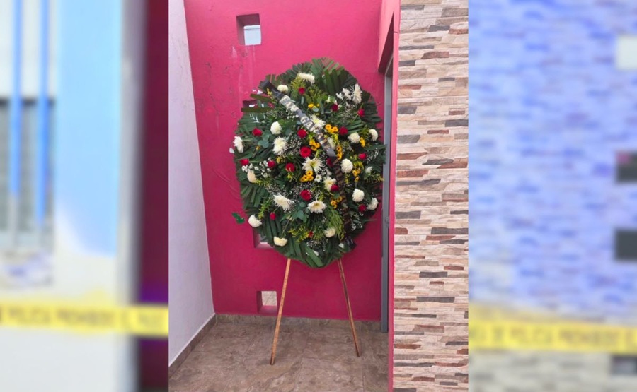 Dejan corona fúnebre en casa de la diputada opositora Paola Gárate en Sinaloa