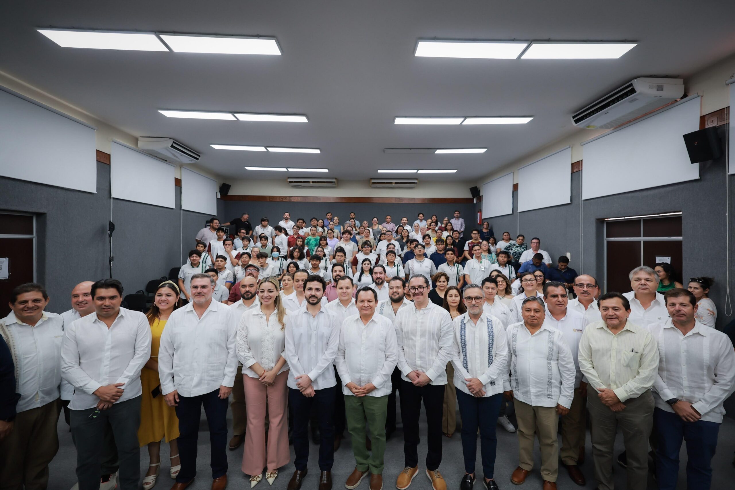 Renacimiento Maya capacita a trabajadores yucatecos para empleos mejor pagados