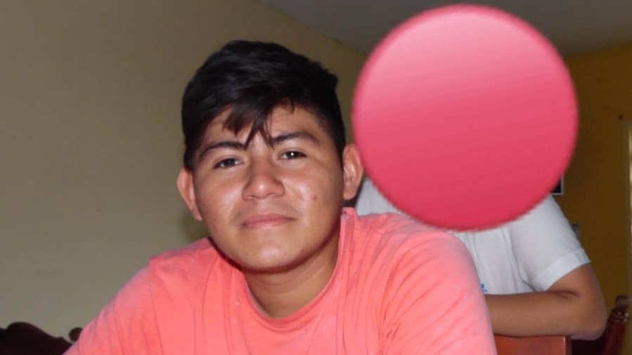 Le propinan brutal golpiza a un joven por defender a su madre con Alzheimer