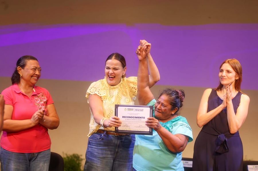 En Mérida el esfuerzo de las mujeres se traduce en un mejor empleo, un nuevo oficio y mayor autonomía: Cecilia Patrón