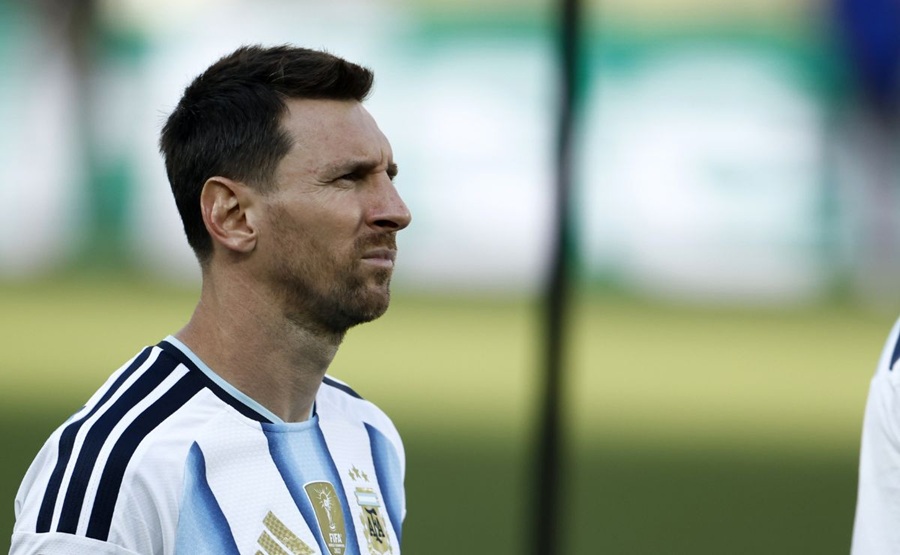 Messi regresa a Argentina en avión privado, sin contacto con aficionados