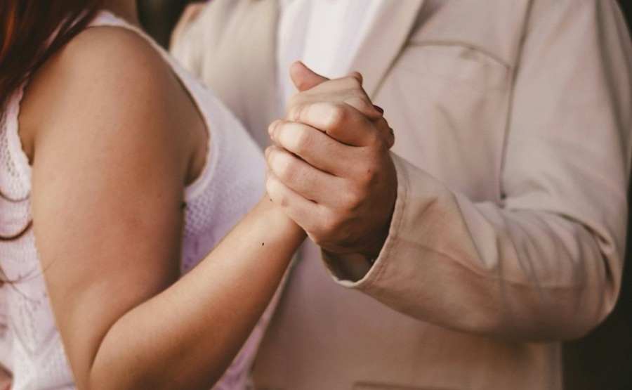 Bailar salsa reduce los síntomas depresivos en jóvenes adultos