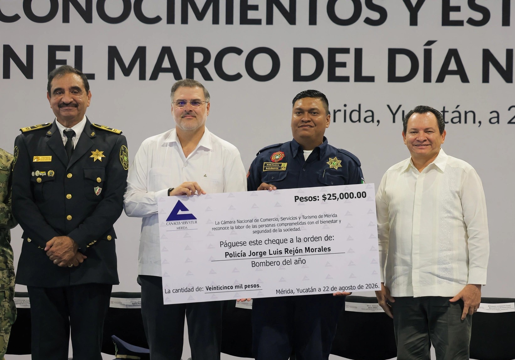 Reconocen a rescatistas yucatecos en el Día Nacional del Bombero