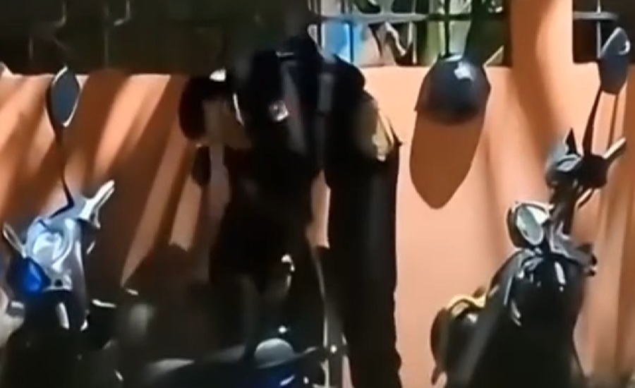 Dan de baja a una pareja de policías en Umán, por darse besos en horas de trabajo